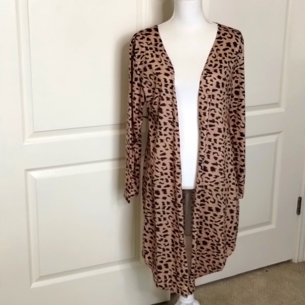 Hipster Row women's size Large leopard animal print lightweight cardigan